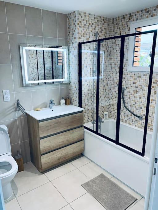 Appartement Proche Asterix, Stade De France, Chantilly, Roissy, Piscine Saisonniere La Chapelle-en-Serval 외부 사진