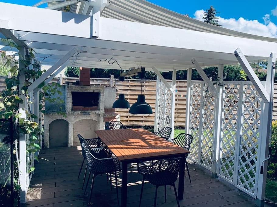 Appartement Proche Asterix, Stade De France, Chantilly, Roissy, Piscine Saisonniere La Chapelle-en-Serval 외부 사진